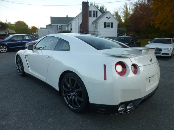 2015 NISSAN GT-R PREMIUM GTR - ONLY 12K MILES - ONE OWNER - CARFAX! for sale in Millbury, MA – photo 7