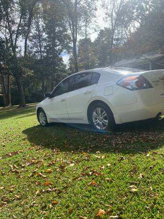 2011 Nissan Altima SL - cars & trucks - by owner - vehicle... for sale in Laurel, MS – photo 5