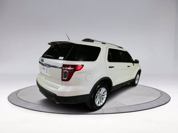 2015 Ford Explorer XLT suv White - - by dealer for sale in Raleigh, NC – photo 7