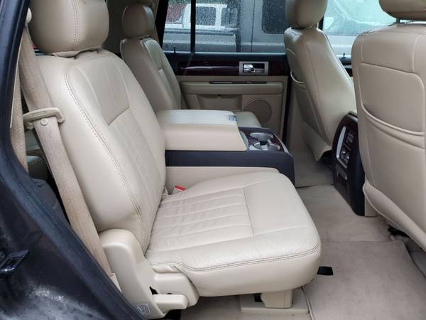 2006 Lincoln Navigator Luxury 3rd Row Seat Clean Carfax and Free for sale in Angleton, TX – photo 8