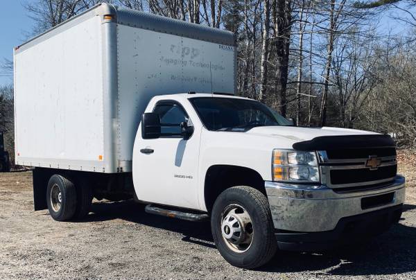 2011 Chevrolet C3500 12 Box Truck - - by dealer for sale in Westport , MA – photo 7