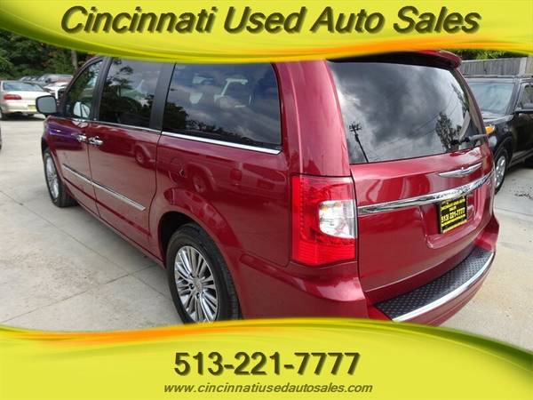 2013 Chrysler Town & Country Touring-L V6 FWD - cars & trucks - by... for sale in Cincinnati, OH – photo 8