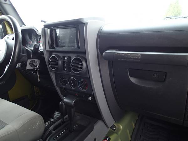 2008 Jeep Wrangler Unlimited, 6 cyl, auto, 4 inch lift, SHARP! for sale in Chicopee, RI – photo 15