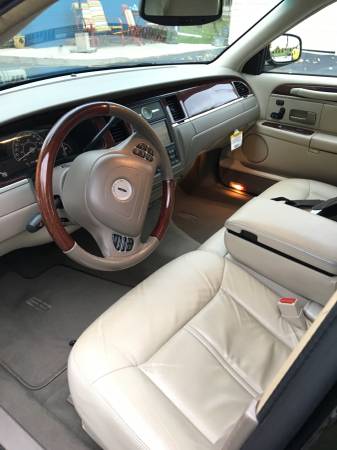 2004 LINCOLN TOWN CAR ULTIMATE for sale in Buffalo, NY – photo 5