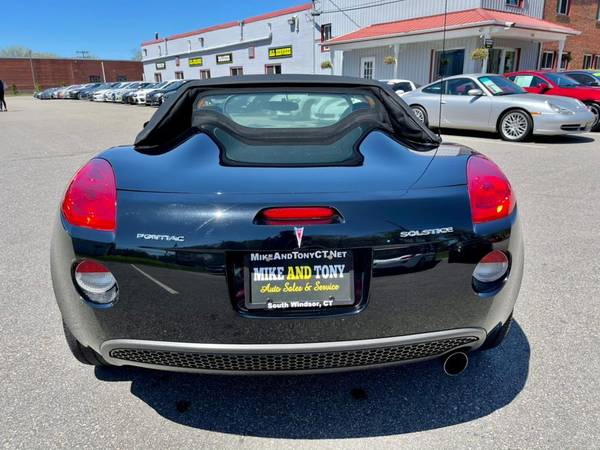 Look What Just Came In! A 2006 Pontiac Solstice with only for sale in South Windsor, CT – photo 14