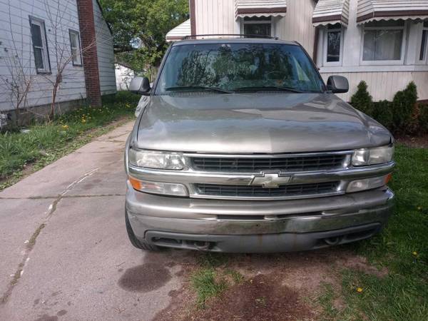 02 Chevy Tahoe for sale in Detroit, MI – photo 2