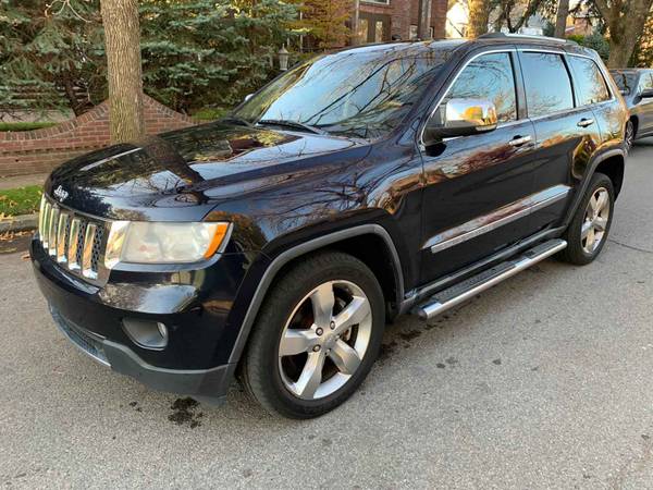 2011 Jeep Grand Cherokee Overland 4WD, 5.7L HEMI Fully Loaded - cars... for sale in Rego Park, NY – photo 3