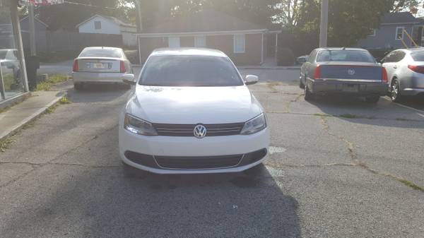 2013 VW Jetta 2.5 SE, Runs Great! Leather! EXTRA CLEAN! LOW MILES!!!... for sale in New Albany, KY – photo 3