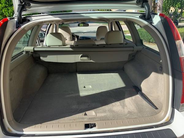 2005 Volvo V70 Station Wagon - cars & trucks - by owner - vehicle... for sale in Port Saint Lucie, FL – photo 6