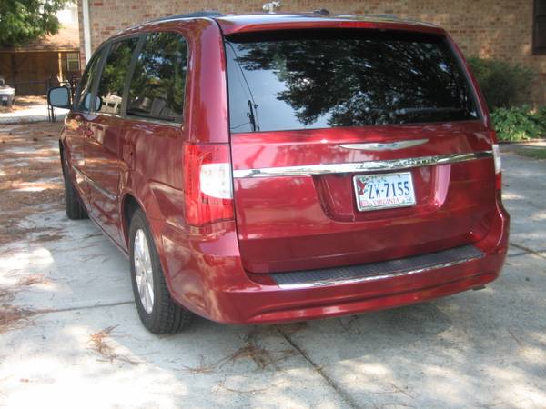 2012 Chrysler Town and Country for sale in Chesapeake , VA – photo 7
