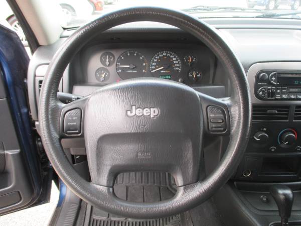 2003 Jeep Grand Cherokee Laredo 4WD - cars & trucks - by dealer -... for sale in Sioux City, IA – photo 15