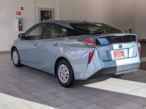 2016 Toyota Prius Two SKU:G3500301 Hatchback - cars & trucks - by... for sale in Libertyville, IL – photo 9