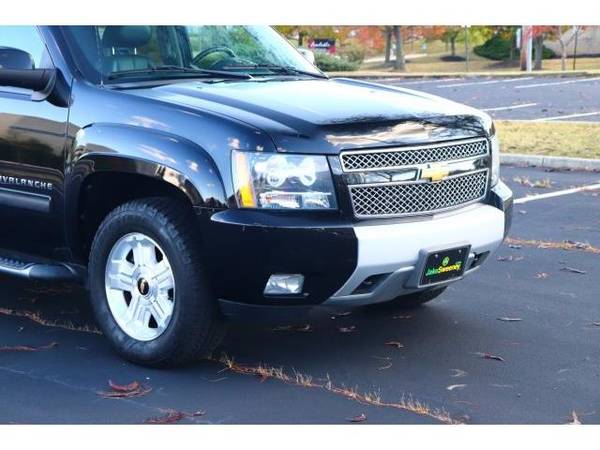 2012 Chevrolet Avalanche LT - truck for sale in Cincinnati, OH – photo 9