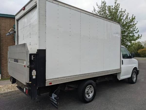 2016 Chevrolet Express 3500 12 Box Truck - - by for sale in Knoxville, TN – photo 11
