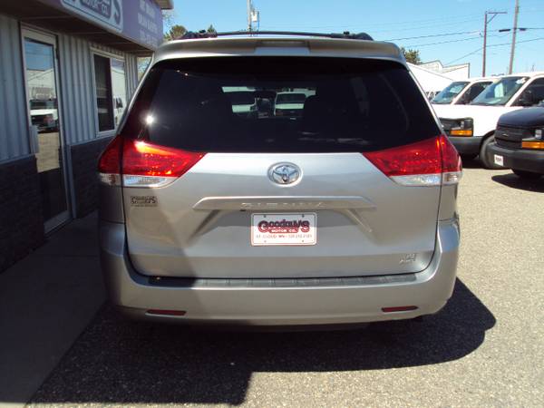 2013 Toyota Sienna 5dr 7-Pass Van V6 LE AWD (Natl) for sale in Other, OH – photo 2