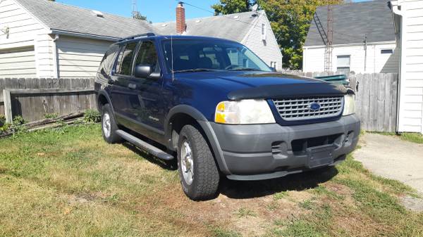 Clean 2004 Ford Explorer for sale in Richmond, IN – photo 9