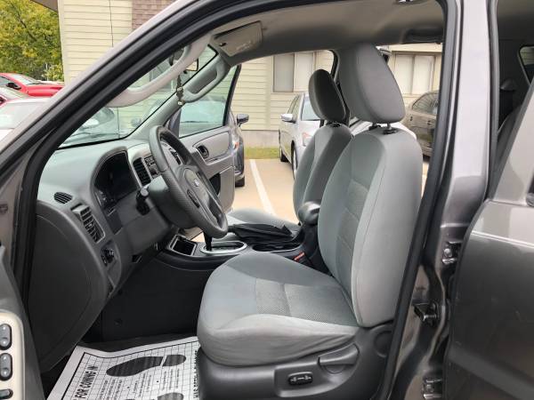 2006 FORD ESCAPE. 4X4.ONLY 136K.RUNS GREAT.FINANCING for sale in Omaha, NE – photo 13