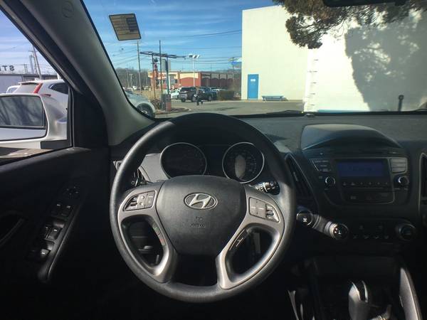 2014 *Hyundai* *Tucson* *AWD 4dr GLS* Diamond Silver for sale in Milford, CT – photo 7
