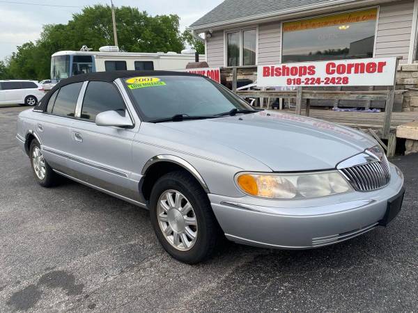 2001 Lincoln Continental Base 4dr Sedan FREE CARFAX ON EVERY for sale in Sapulpa, OK – photo 2