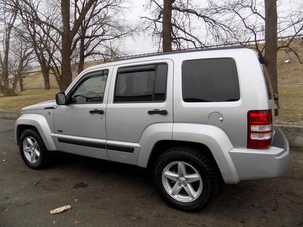 2009 Jeep Liberty 4WD 4dr Rocky Mountain - - by dealer for sale in Norton, OH – photo 5