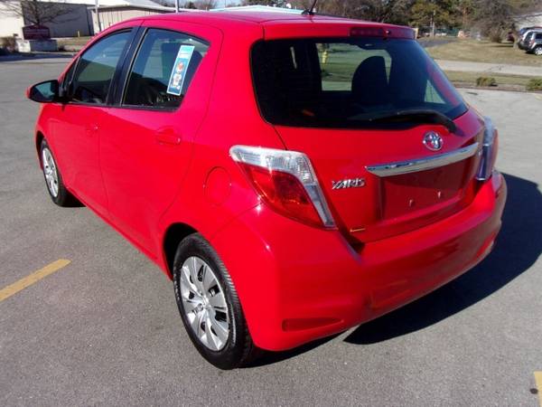2014 Toyota Yaris 5 Door LE 4dr Hatchback - - by for sale in Waukesha, WI – photo 10