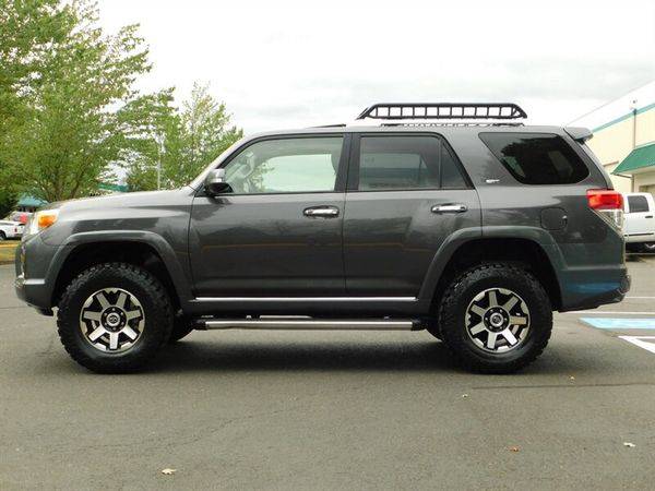 2013 Toyota 4Runner SR5 / 4X4 / LEATHER / SUNROOF / 1-OWNER / LIFTED... for sale in Portland, OR – photo 3