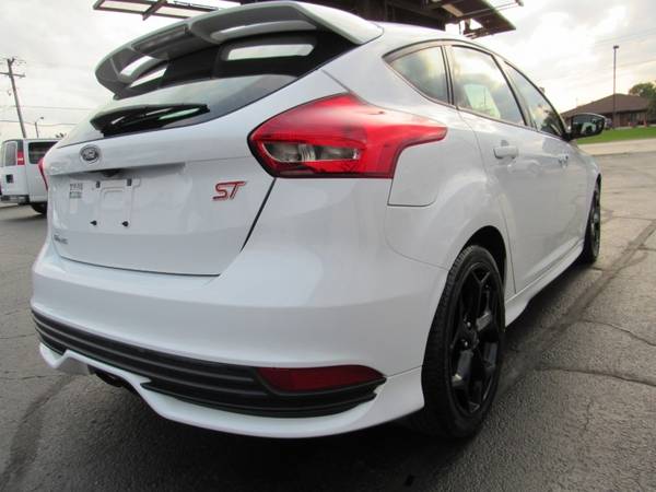 2017 Ford Focus ST Hatch - cars & trucks - by dealer - vehicle... for sale in Rockford, IL – photo 9
