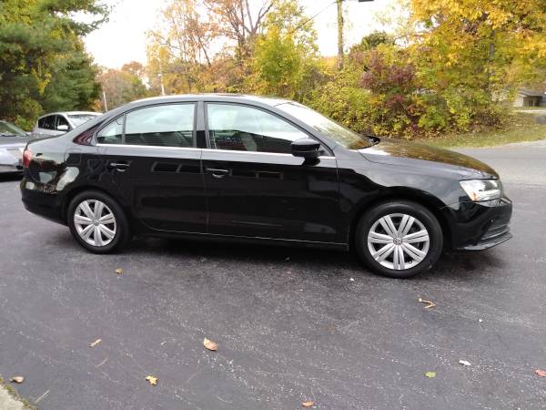 2017 Volkswagen Jetta Sedan Auto 39k miles Clean! 1-Owner... for sale in Hyde Park, NY – photo 2