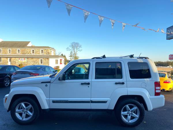 2010 Jeep Liberty LIMITED 4X4/CLEAN CARFAX WARRANTY - cars & for sale in Feasterville, PA – photo 3