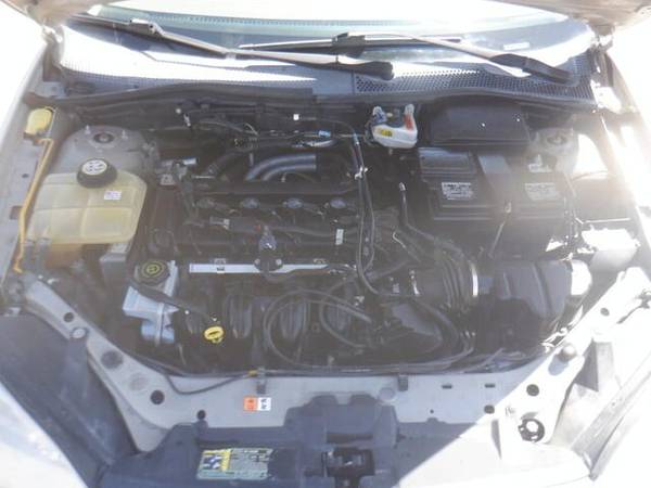 2007 Ford Focus SES - - by dealer - vehicle automotive for sale in Des Moines, IA – photo 8