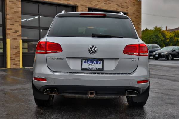 2012 Volkswagen Touareg 4dr TDI Lux Cool Silve for sale in Oak Forest, IL – photo 5