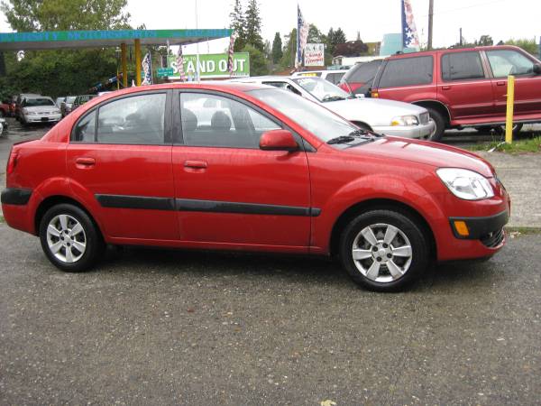 2007 KIA RIO 4-DR. HATCHBACK GAS-SAVER - cars & trucks - by dealer -... for sale in Seattle, WA – photo 7