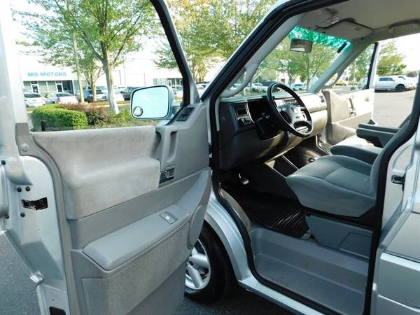 2003 Volkswagen EuroVan MV Camper V6 2.0L / Bucket Seats / Table / BED for sale in Portland, OR – photo 13