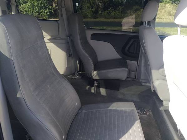 Handicap van - 2008 Chrysler Town & Country - - by for sale in Melbourne , FL – photo 5