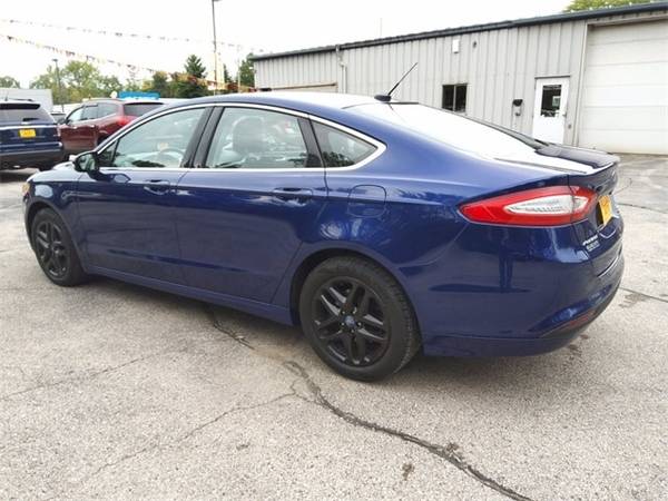 2013 Ford Fusion SE - cars & trucks - by dealer - vehicle automotive... for sale in Oconto, WI – photo 2