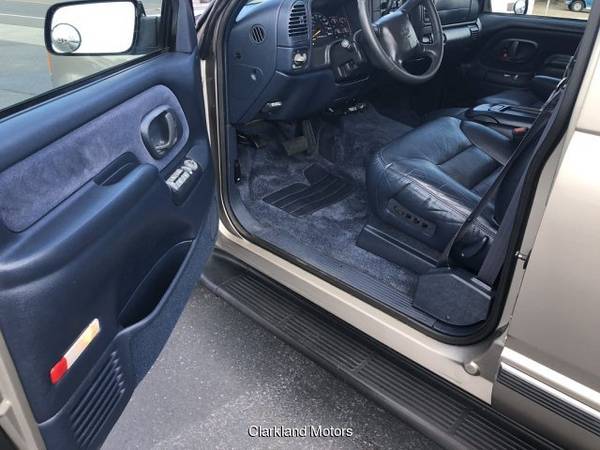 1998 CHEVROLET SUBURBAN K1500 LT 4x4 5.7 only 97K 2 owner leather Nice for sale in Grand Junction, CO – photo 14