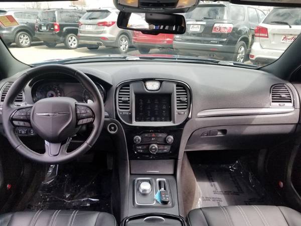 2016 Chrysler 300 S V6 AWD!! ENGLISH AND SPANISH! for sale in South St. Paul, MN – photo 8