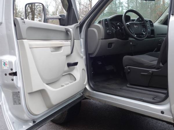2014 GMC Sierra 2500HD Reg Cab Long Bed Work Truck 4WD W/Plow - cars... for sale in Derry, MA – photo 13