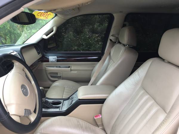2005 LINCOLN AVIATOR *ONLY 49K MILES *CLEAN TITLE 4.6L 3RD ROW -... for sale in Port Saint Lucie, FL – photo 5