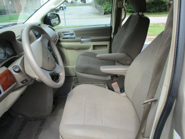 2008 Chysler Town & Country - cars & trucks - by dealer - vehicle... for sale in Chesapeake , VA – photo 6