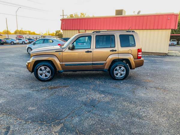 2012 JEEP LIBERTY 4x4 - cars & trucks - by owner - vehicle... for sale in Lubbock, NM – photo 4