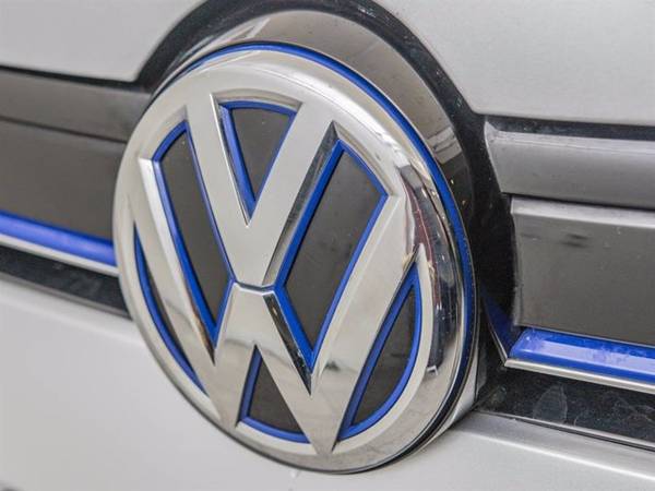 2016 Volkswagen VW e-Golf SE - cars & trucks - by dealer - vehicle... for sale in Wichita, KS – photo 4