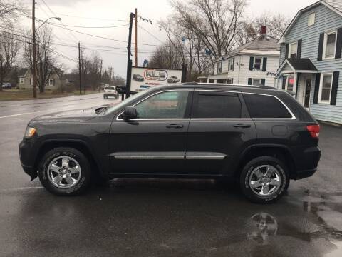 2011 Jeep Grand Cherokee - - by dealer - vehicle for sale in hudson falls 12839, NY – photo 2