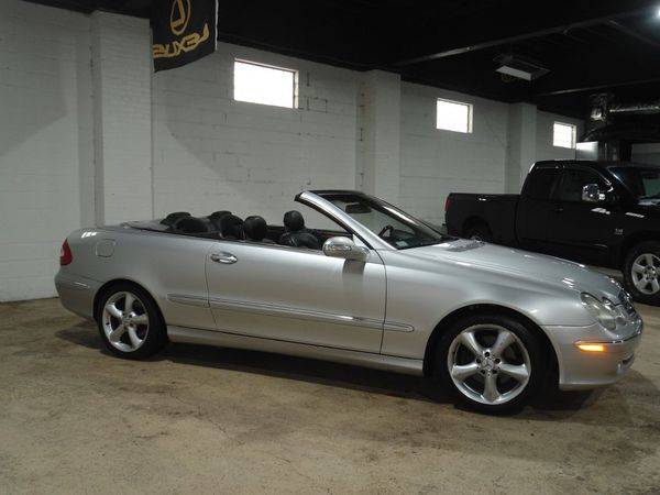 2005 MERCEDES-BENZ CLK 320 - FINANCING AVAILABLE-Indoor Showroom! for sale in PARMA, OH – photo 18