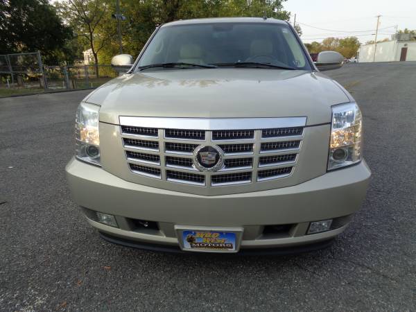 2007 Cadillac Escalade AWD Fully Loaded Very Clean for sale in Waynesboro, MD – photo 11