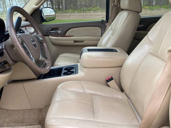 2007 GMC Yukon CL SLT 4X4 3rd Row Leather NICE! 11, 500 - cars & for sale in Chesterfield Indiana, IN – photo 9