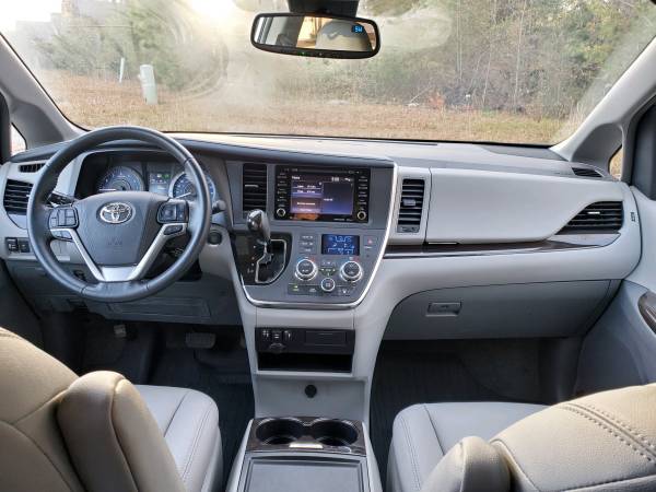 2019 TOYOTA SIENNA XLE - - by dealer - vehicle for sale in Inman, SC – photo 17