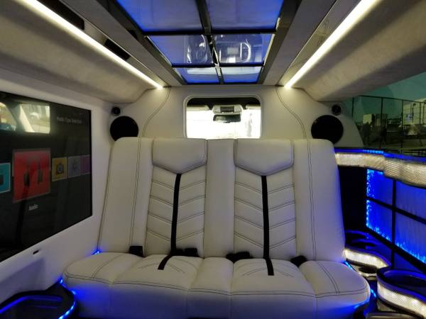 2018 CHRYSLER 300 WHITE 70-INCH LIMO FOR SALE #643 - cars & trucks -... for sale in Los Angeles, TN – photo 7
