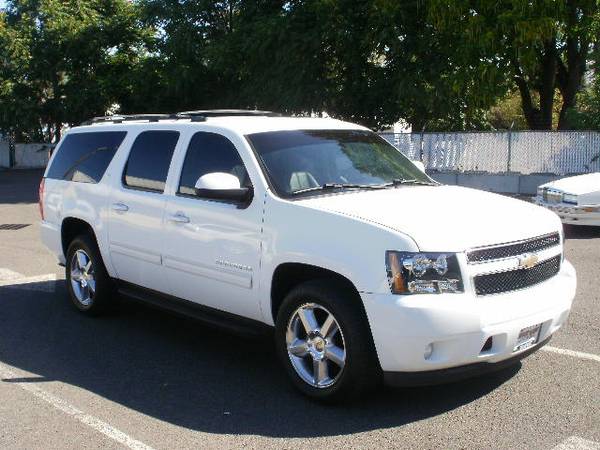 2010 CHEVROLET SUBURBAN LT 4X4 - HOME OF "YES WE CAN" FINANCING for sale in Medford, OR – photo 3