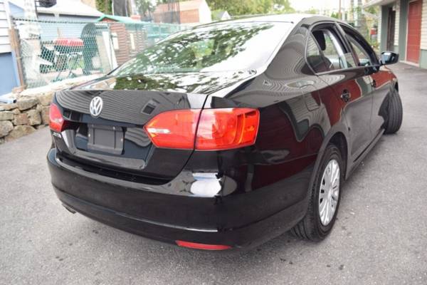 *2014* *Volkswagen* *Jetta* *S 4dr Sedan 6A* - cars & trucks - by... for sale in Paterson, NY – photo 21